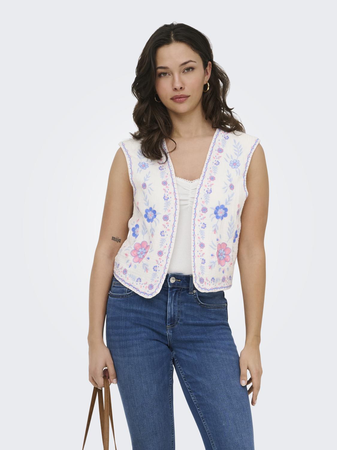 model_shot-front